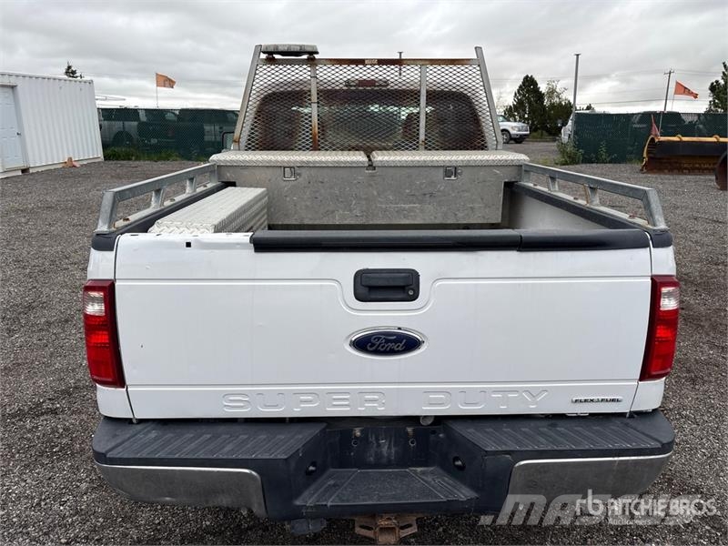 Ford F-250 XL 4x2 Extended Cab Pickup Ostalo