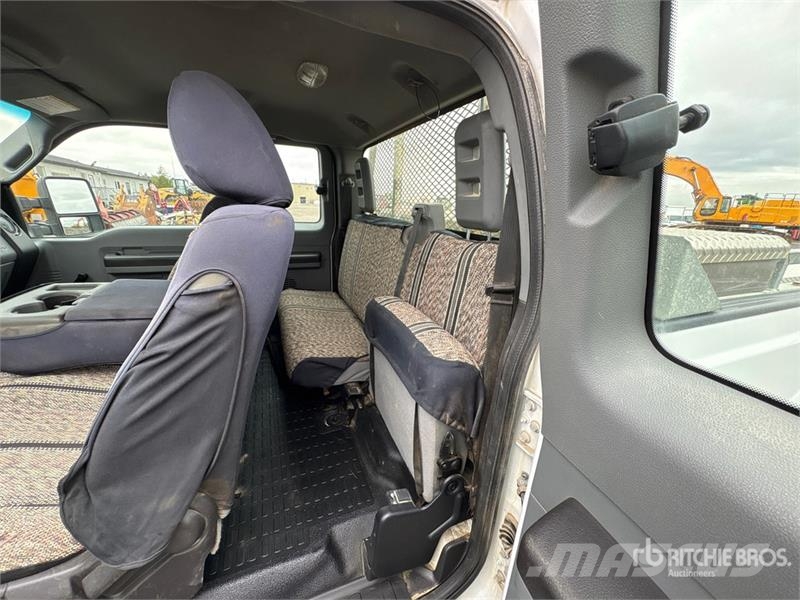 Ford F-250 XL 4x2 Extended Cab Pickup Ostalo