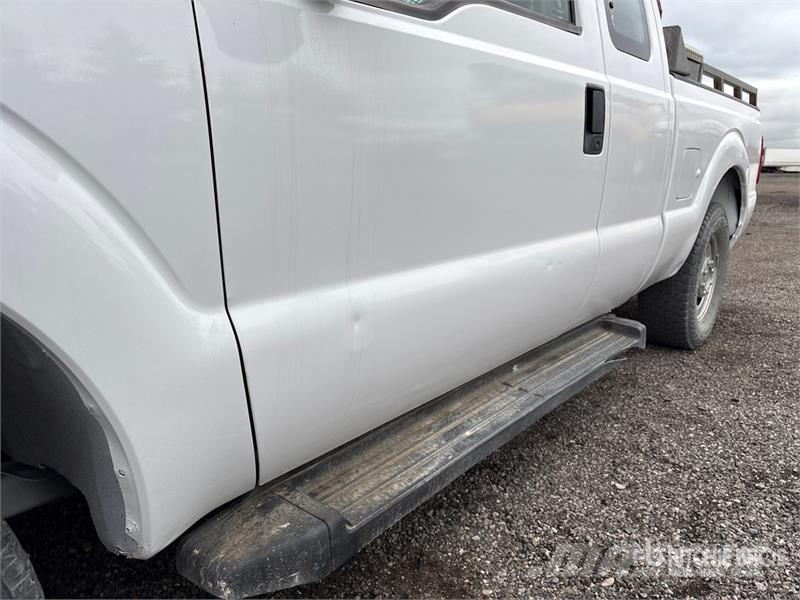 Ford F-250 XL 4x2 Extended Cab Pickup Ostalo