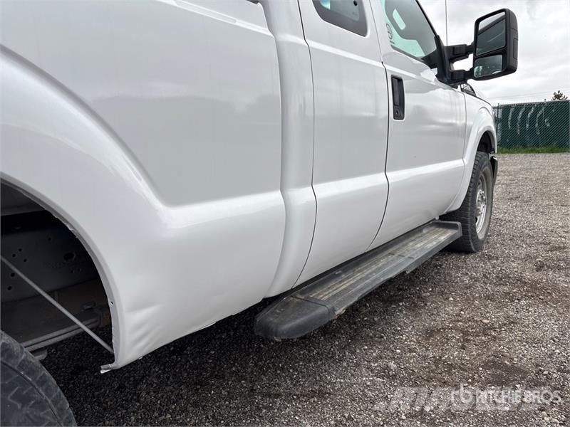 Ford F-250 XL 4x2 Extended Cab Pickup Ostalo