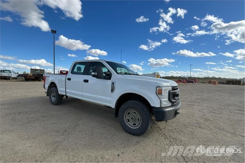 Ford F-250 XL 4x4 Crew Cab Pickup Other