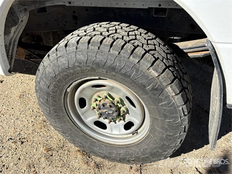 Ford F-250 XL 4x4 Crew Cab Pickup Other