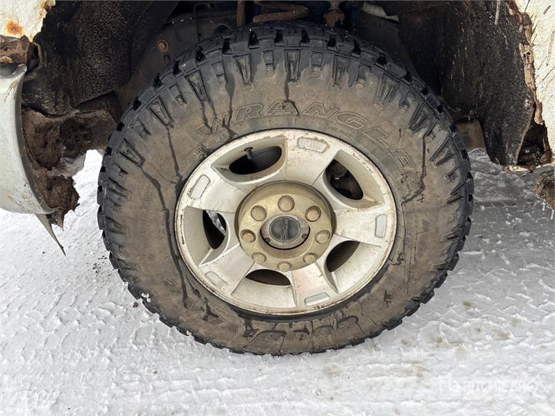 Ford F-250 XL 4x4 Crew Cab Pickup أخرى