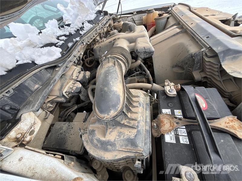 Ford F-250 XL 4x4 Crew Cab Pickup Drugi