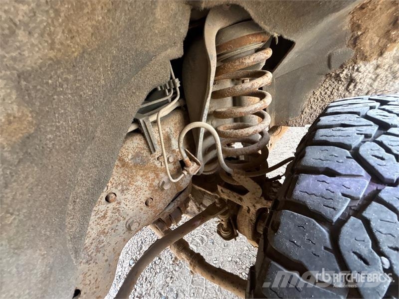 Ford F-250 XL 4x4 Crew Cab Pickup أخرى