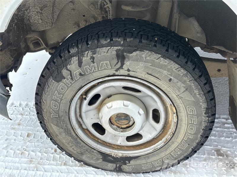 Ford F-250 XL 4x4 Crew Cab Pickup Drugi