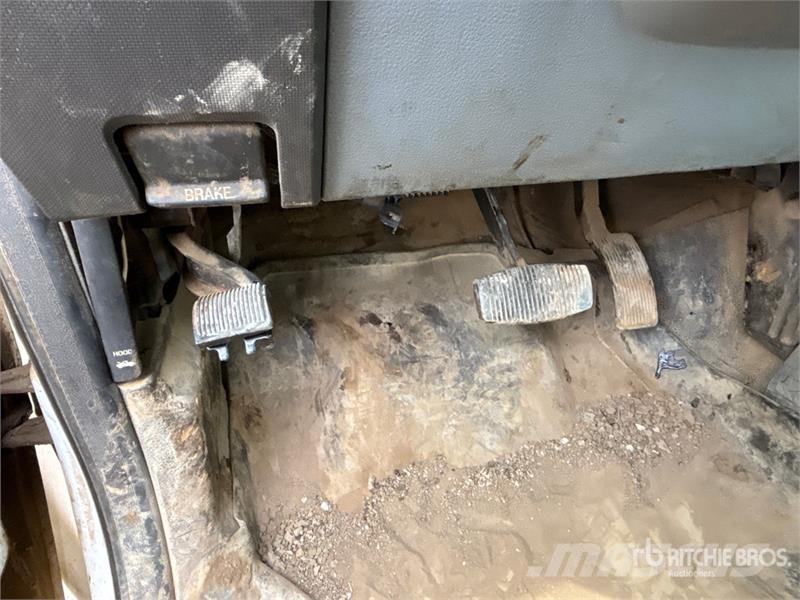 Ford F-250 XL 4x4 Crew Cab Pickup أخرى
