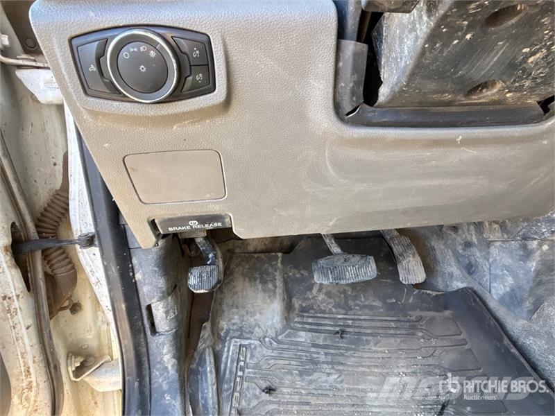 Ford F-250 XL 4x4 Crew Cab Pickup Other