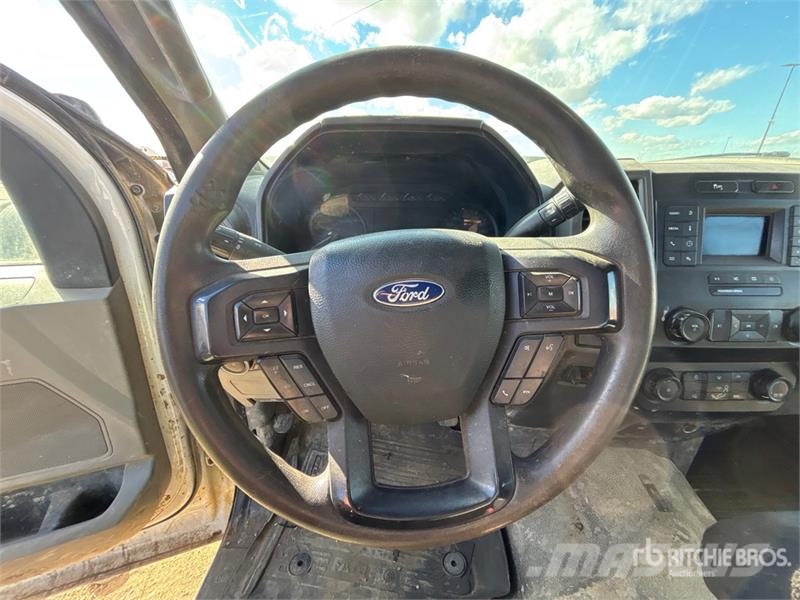Ford F-250 XL 4x4 Crew Cab Pickup Other