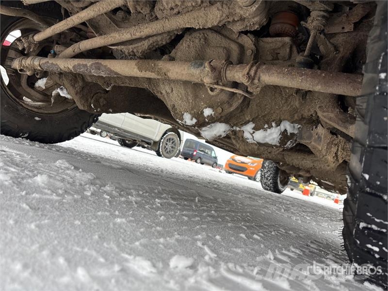 Ford F-250 XL 4x4 Crew Cab Pickup أخرى