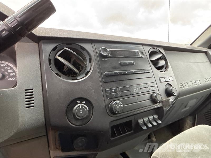 Ford F-250 XL 4x4 Crew Cab Pickup (Inoperable) Other