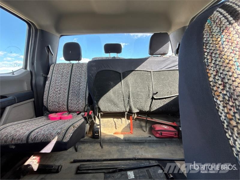 Ford F-250 XL 4x4 Crew Cab Pickup Other