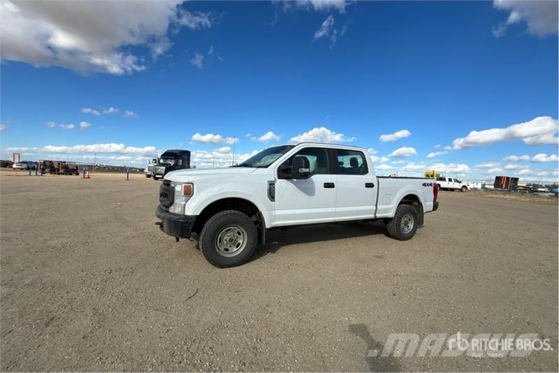 Ford F-250 XL 4x4 Crew Cab Pickup Other