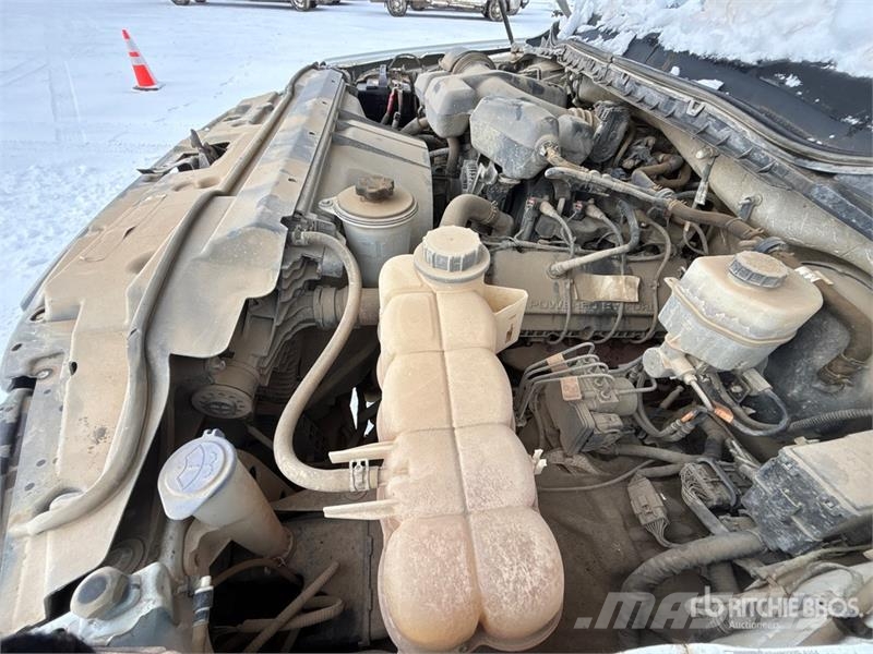 Ford F-250 XL 4x4 Crew Cab Pickup Drugi