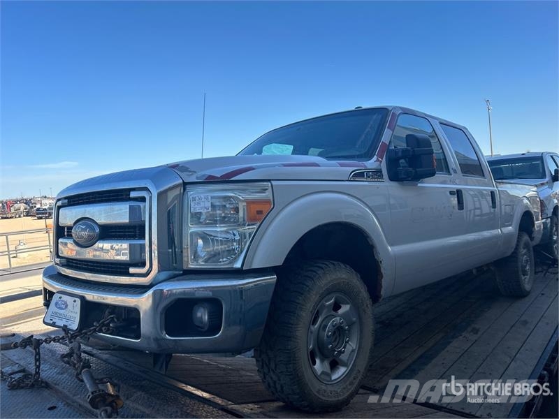 Ford F-250 XL 4x4 Crew Cab Pickup (Inoperable) Інше