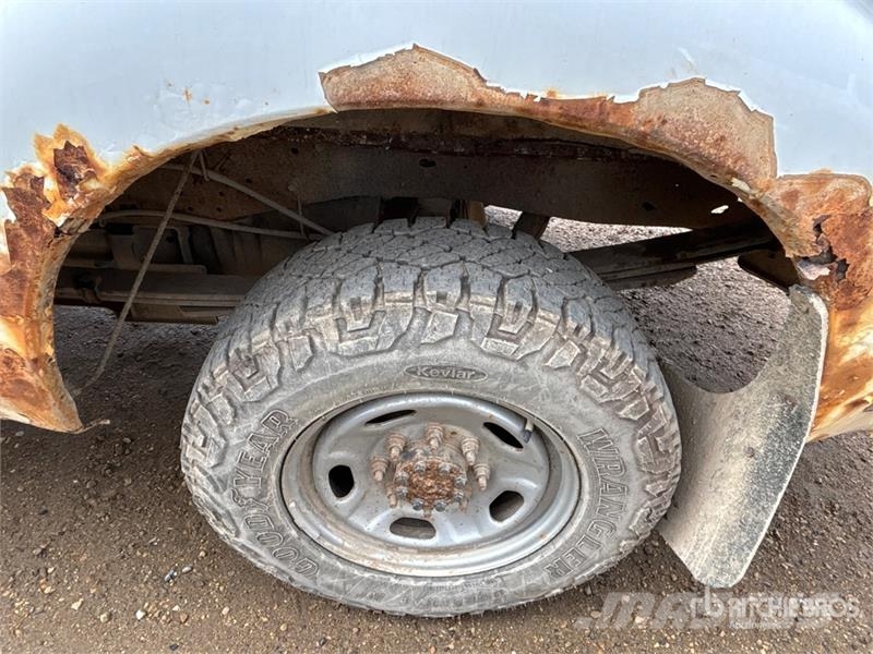 Ford F-250 XL 4x4 Crew Cab Pickup (Inoperable) Other