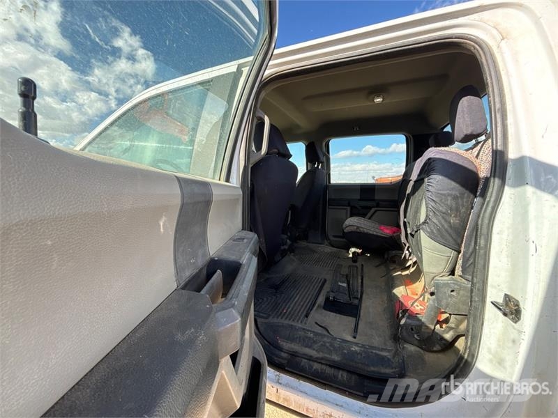 Ford F-250 XL 4x4 Crew Cab Pickup Other