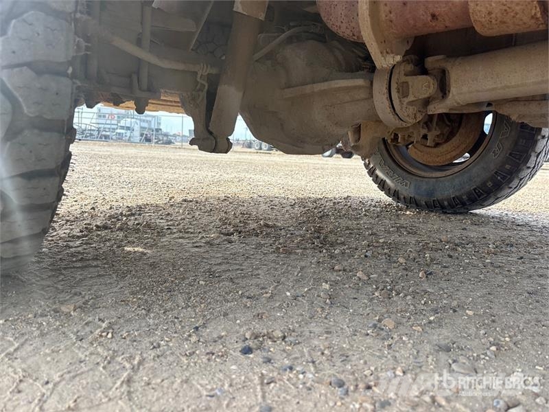 Ford F-250 XL 4x4 Crew Cab Pickup أخرى