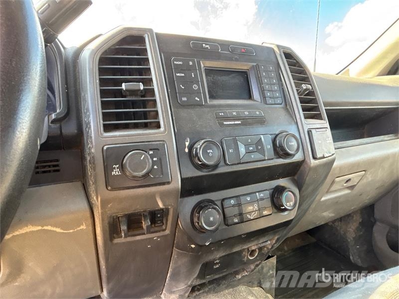 Ford F-250 XL 4x4 Crew Cab Pickup Other