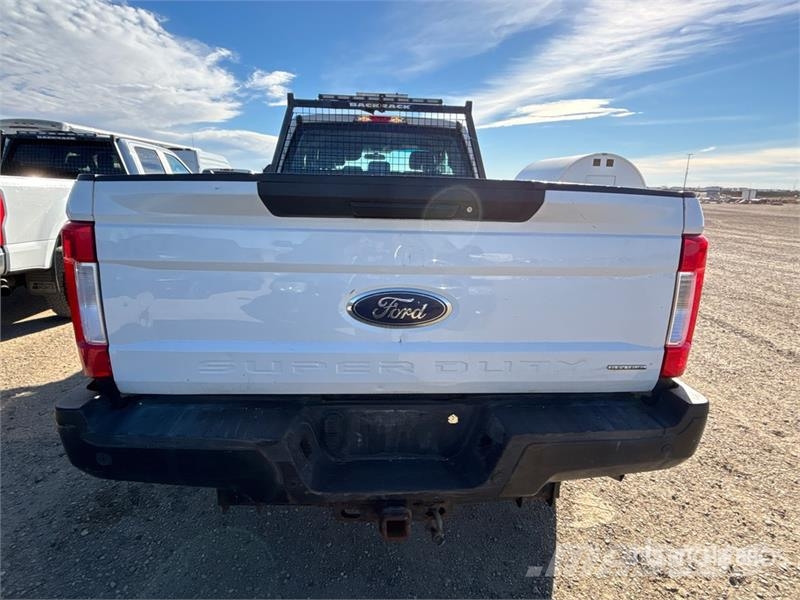 Ford F-250 XL 4x4 Extended Cab Pickup Ostalo