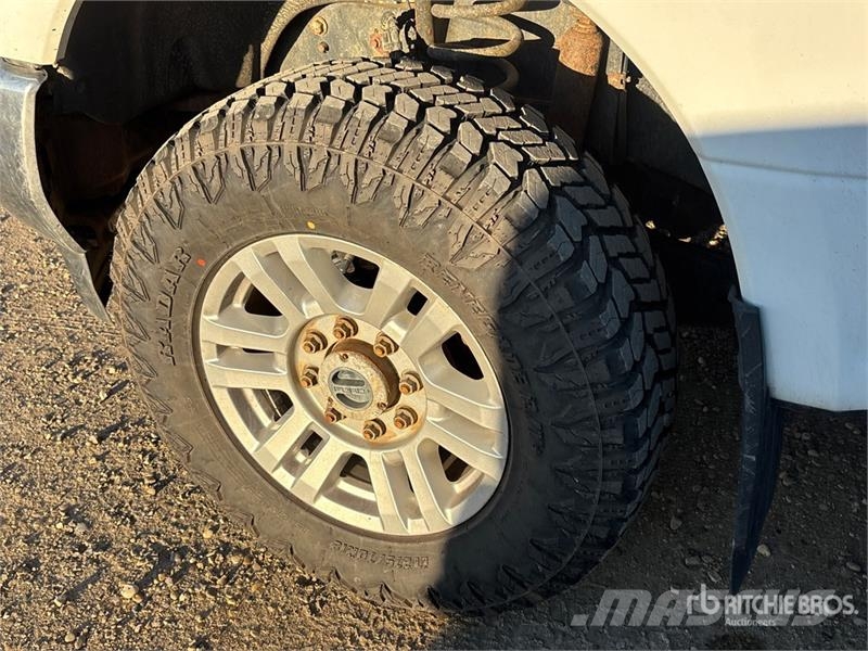 Ford F-250 XL 4x4 Extended Cab Pickup Ostalo