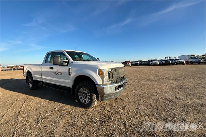 Ford F-250 XL 4x4 Extended Cab Pickup Ostalo