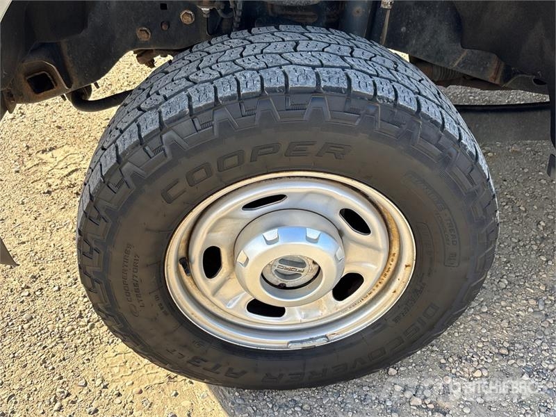 Ford F-250 XL 4x4 Extended Cab Pickup Ostalo