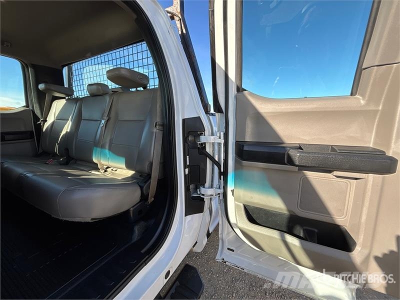 Ford F-250 XL 4x4 Extended Cab Pickup Ostalo