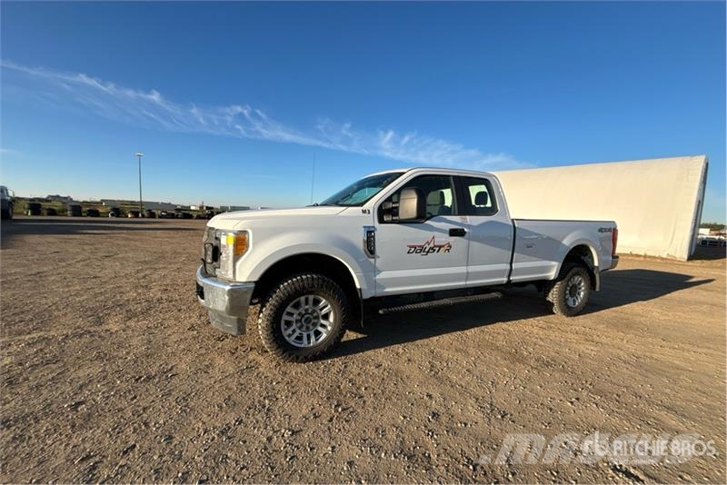 Ford F-250 XL 4x4 Extended Cab Pickup Ostalo