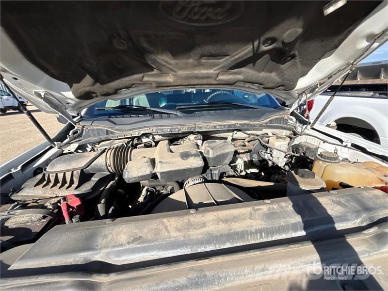 Ford F-250 XL 4x4 Extended Cab Pickup Ostalo