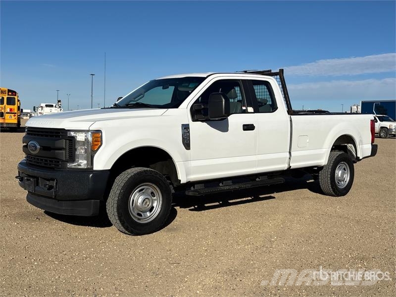 Ford F-250 XL 4x4 Extended Cab Pickup Ostalo