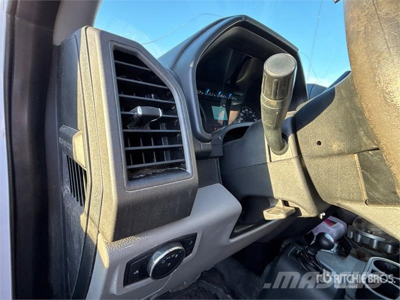 Ford F-250 XL 4x4 Extended Cab Pickup Ostalo