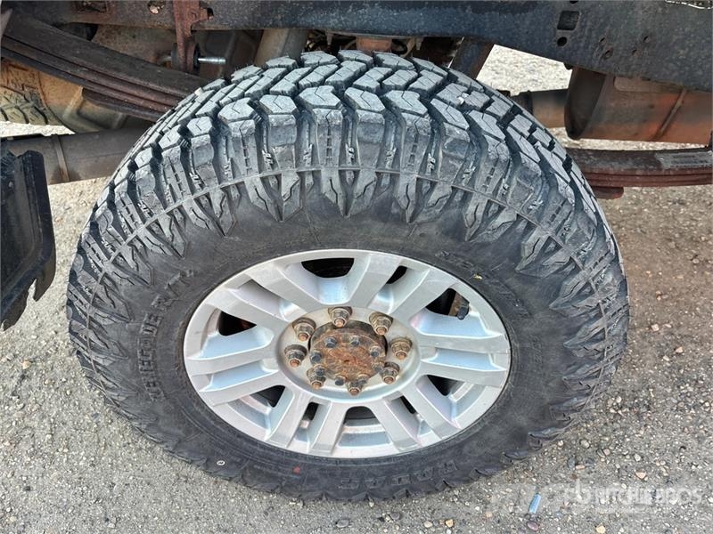 Ford F-250 XL 4x4 Extended Cab Pickup Ostalo