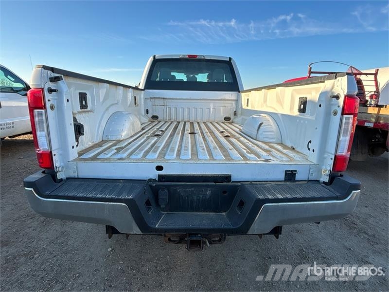 Ford F-250 XL 4x4 Extended Cab Pickup Ostalo