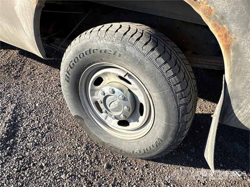 Ford F-250 XL 4x4 Pickup Autre fourgon / utilitaire