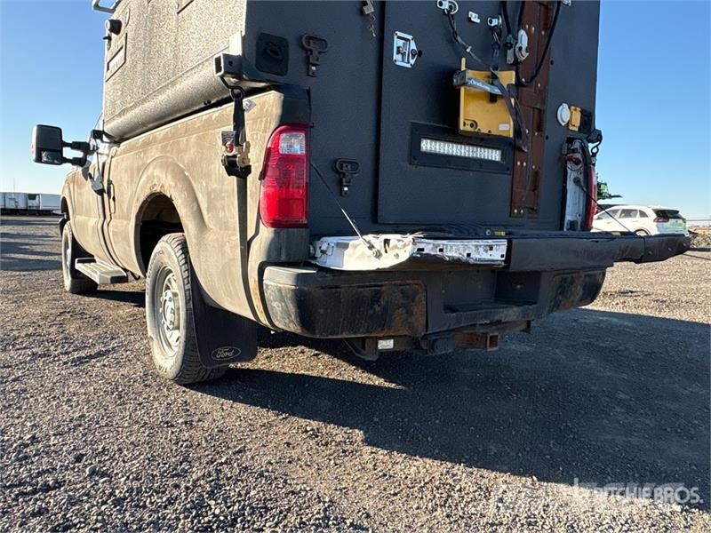 Ford F-250 XL 4x4 Pickup Autre fourgon / utilitaire