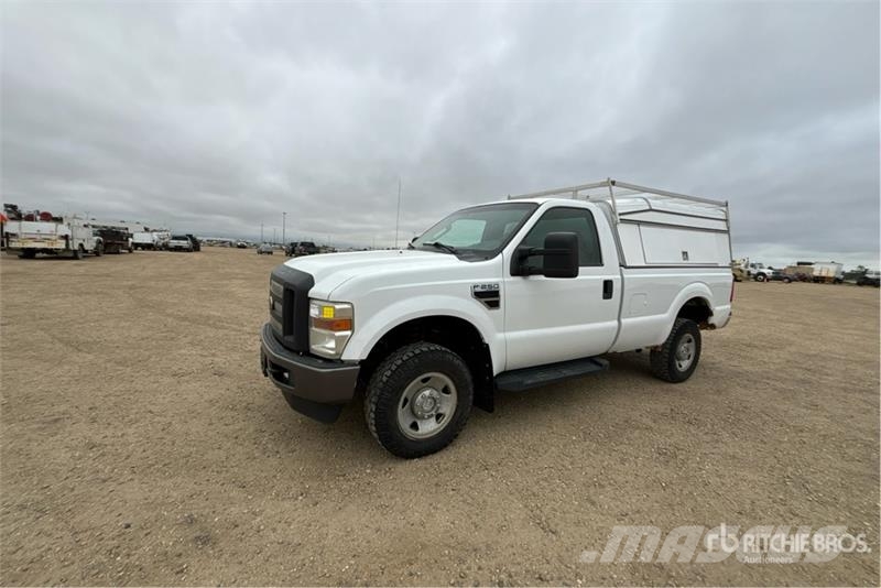 Ford F-250 XL 4x4 Pickup Прочие фургоны