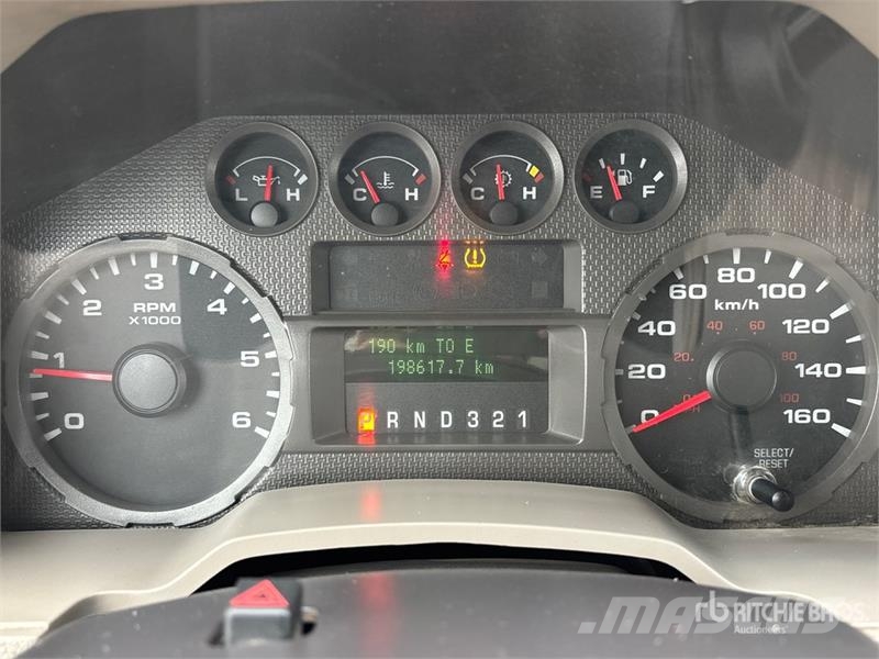Ford F-250 XL 4x4 Pickup Прочие фургоны