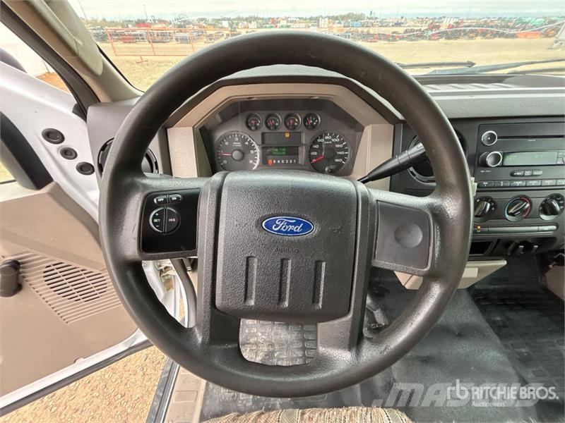 Ford F-250 XL 4x4 Pickup Прочие фургоны