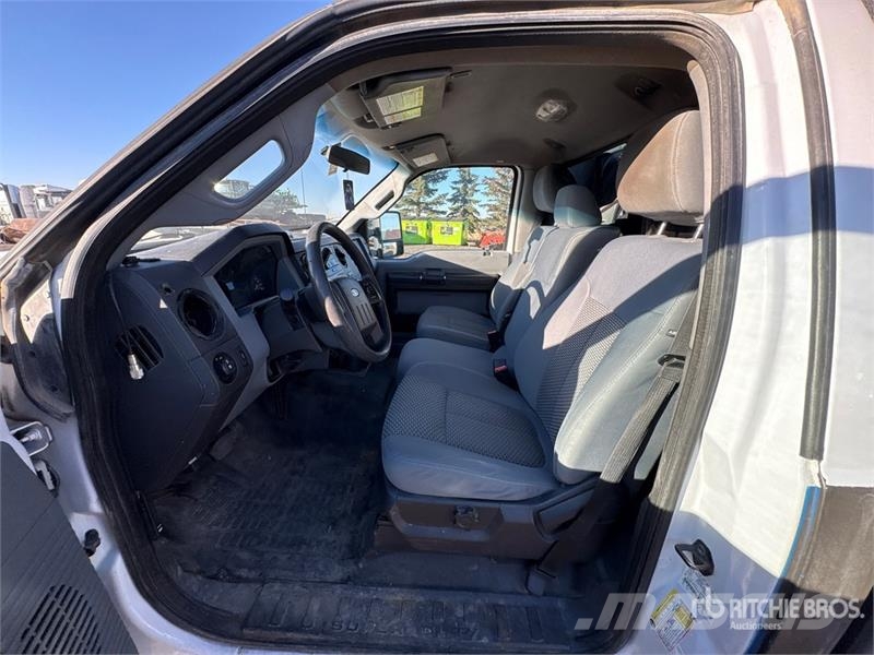 Ford F-250 XL 4x4 Pickup Autre fourgon / utilitaire