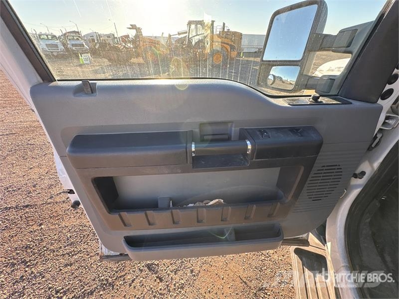 Ford F-250 XL 4x4 Pickup Autre fourgon / utilitaire