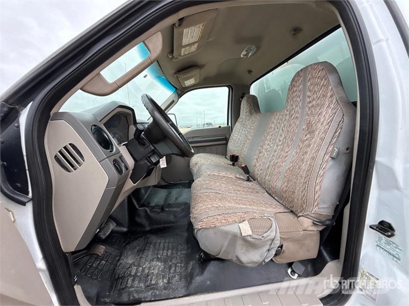 Ford F-250 XL 4x4 Pickup Прочие фургоны