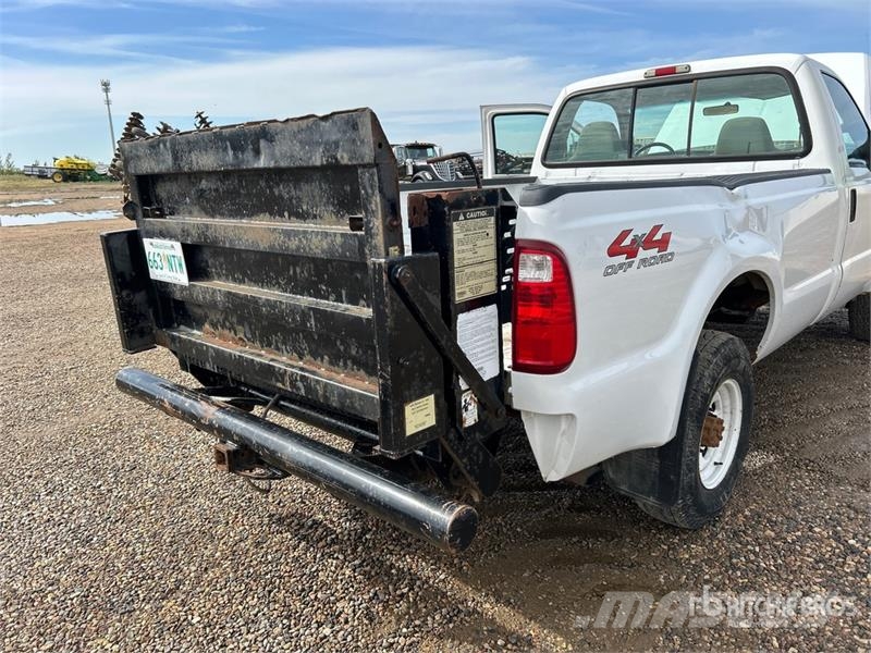 Ford F-250 XL 4x4 Pickup Citi