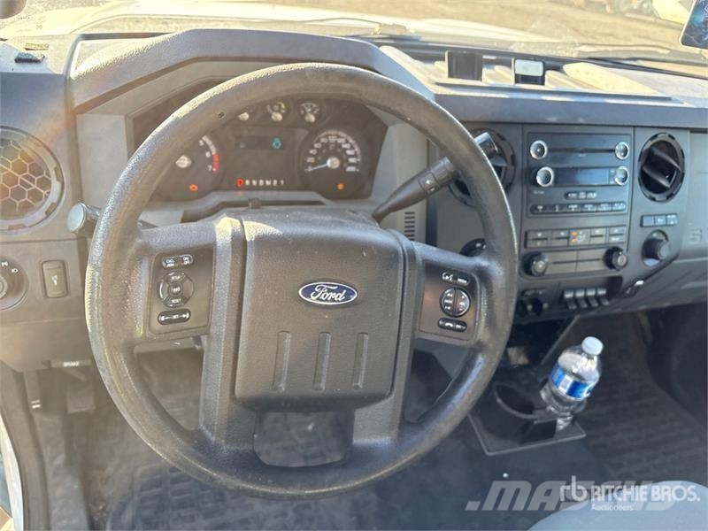 Ford F-250 XL 4x4 Pickup Autre fourgon / utilitaire