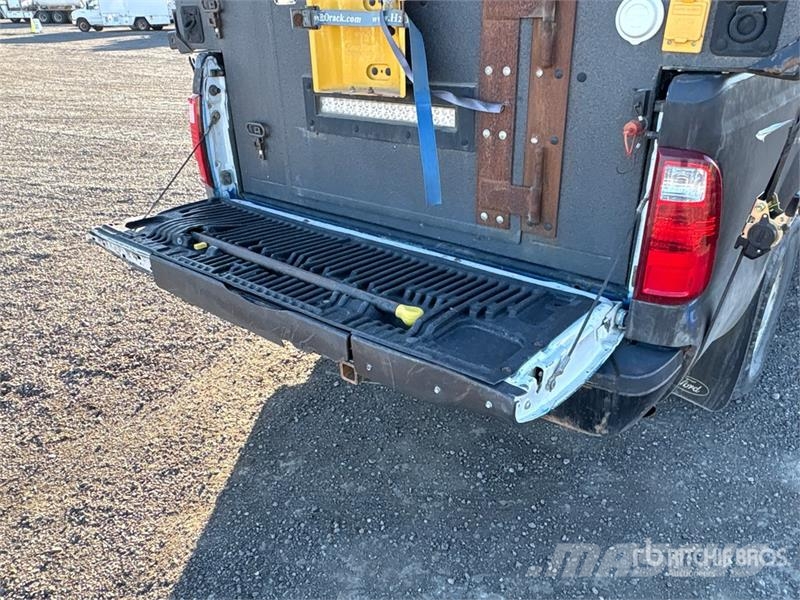 Ford F-250 XL 4x4 Pickup Autre fourgon / utilitaire