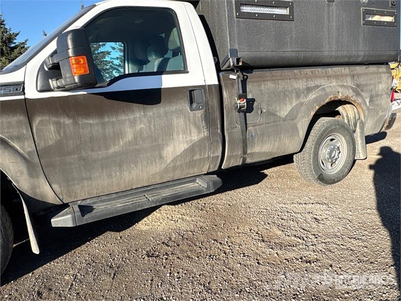 Ford F-250 XL 4x4 Pickup Autre fourgon / utilitaire