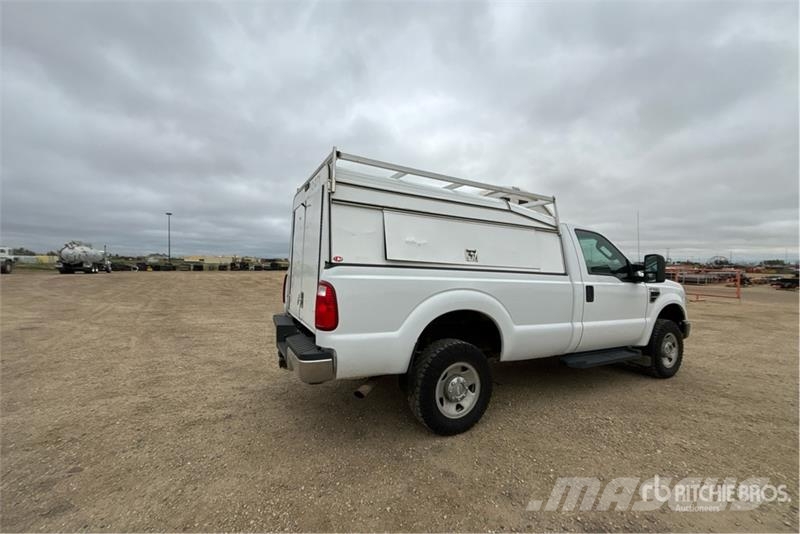 Ford F-250 XL 4x4 Pickup Прочие фургоны