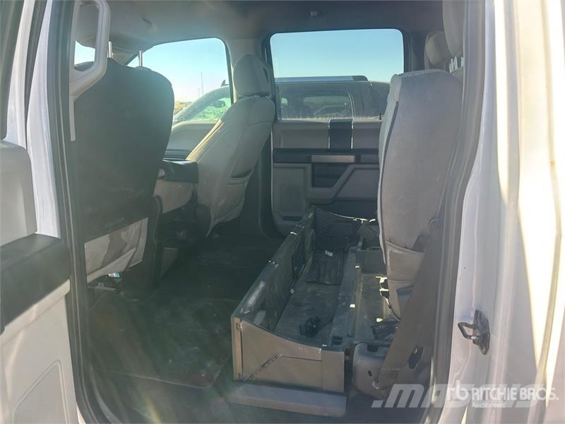 Ford F-250 XLT 4x4 Crew Cab Pickup Ostalo