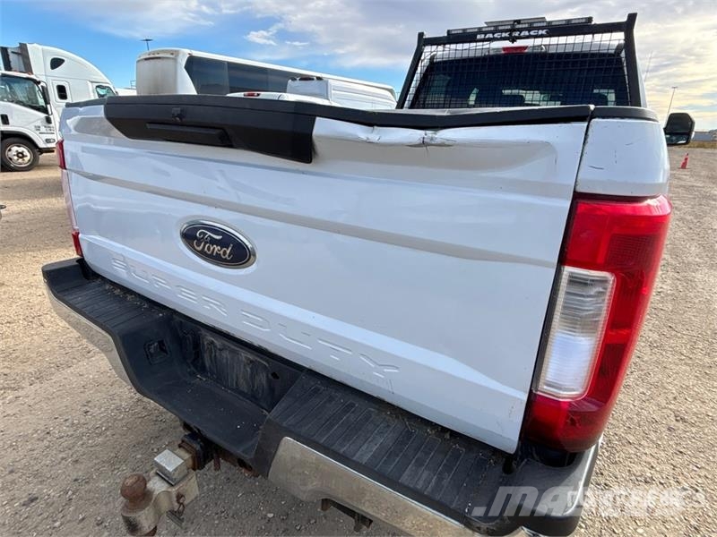 Ford F-250 XLT 4x4 Crew Cab Pickup 其他
