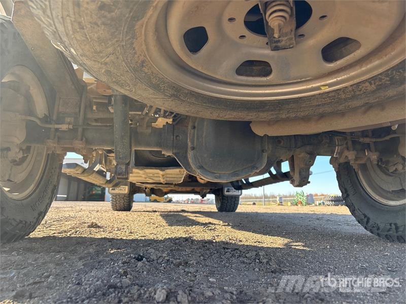 Ford F-250 XLT 4x4 Crew Cab Pickup Inne